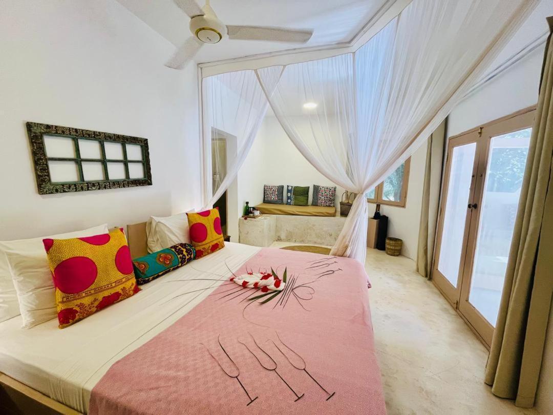 Sharazad Boutique Hotel จัมเบียนี ภายนอก รูปภาพ